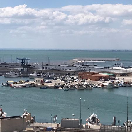 B&B Piazza Marconi 曼弗雷多尼亚 外观 照片