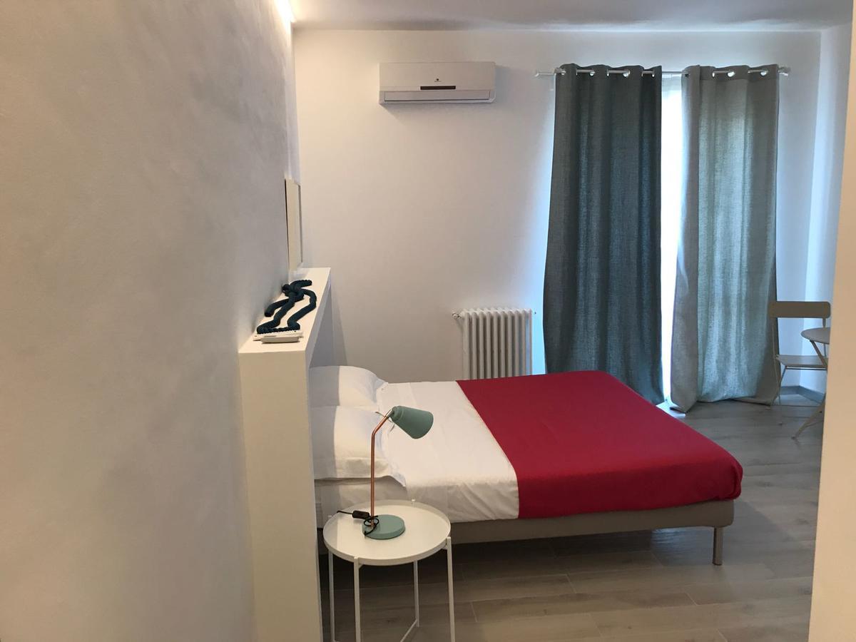 B&B Piazza Marconi 曼弗雷多尼亚 外观 照片